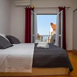 Ivana - Sea View Apartment With Garage