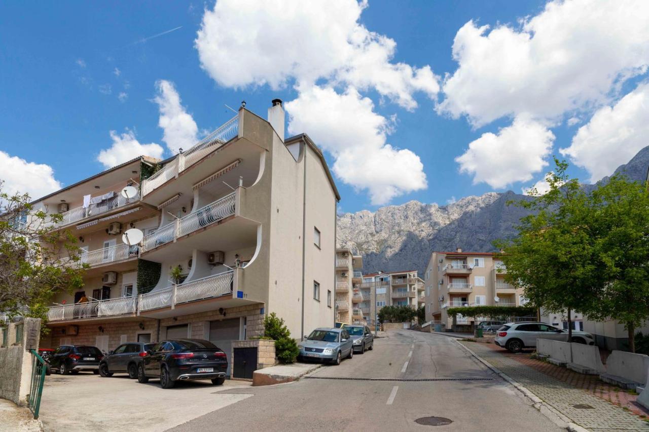 Ivana - Sea View With Garage Makarska